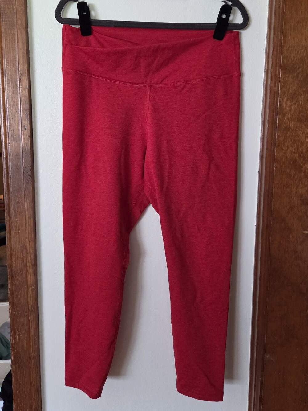 Old Navy Extra High-Waisted CloudComfy 7/8 Leggings Red, Large Petite